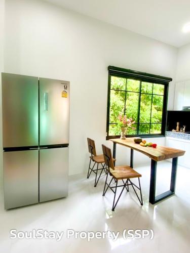 LINE_ALBUM_Modern Luxury 15.6 mb_240503_11