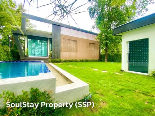 LINE_ALBUM_Modern Luxury 15.6 mb_240503_4