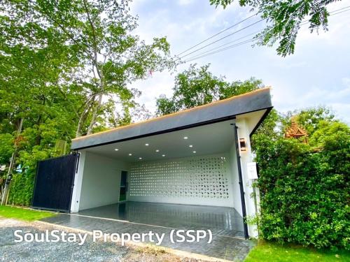 LINE_ALBUM_Modern Luxury 15.6 mb_240503_5