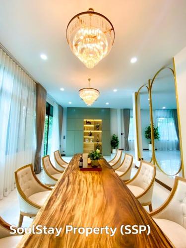 LINE_ALBUM_Modern Luxury 15.6 mb_240503_6